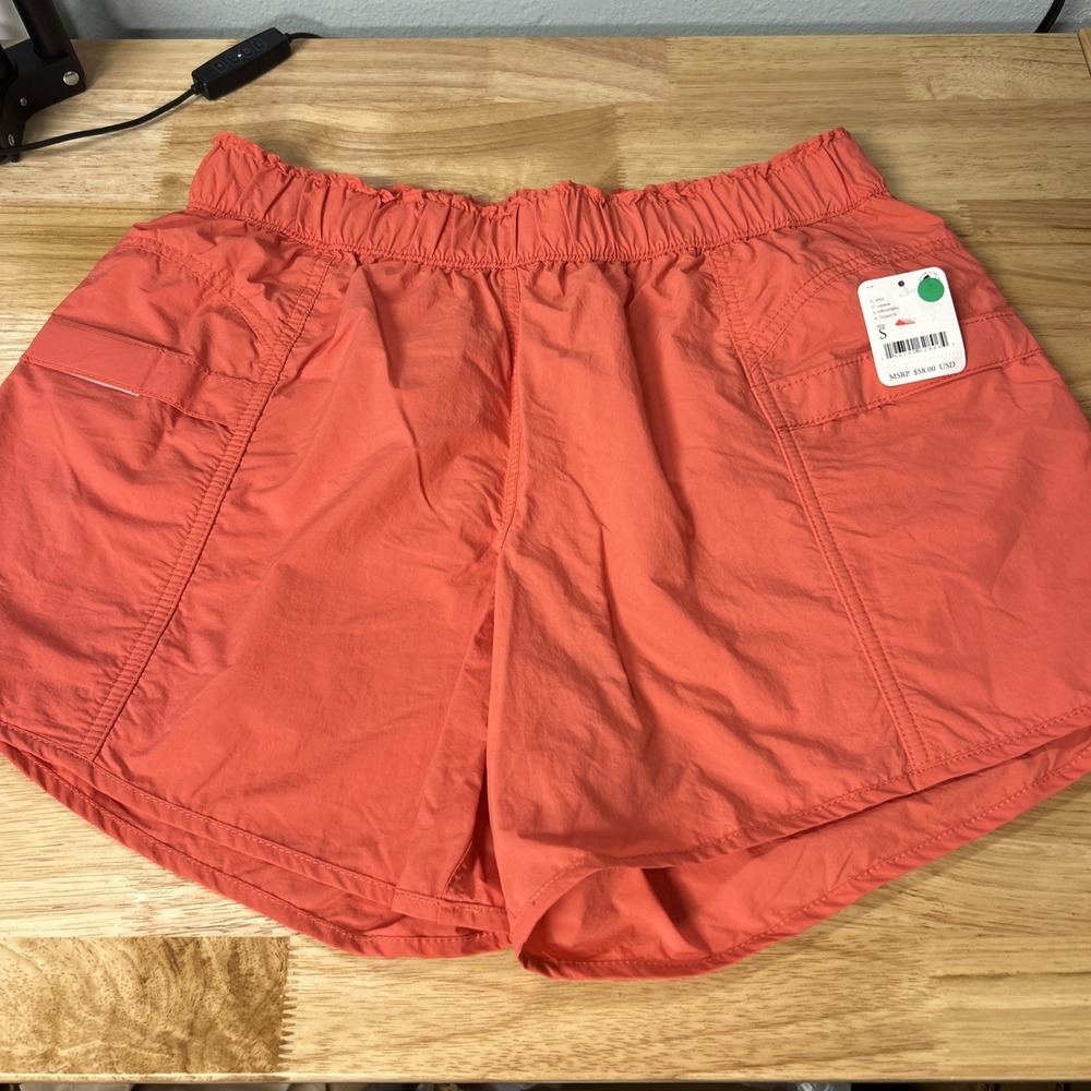 FP Movement Free People In The Wild Shorts Cayenne Coral Small OB1455051